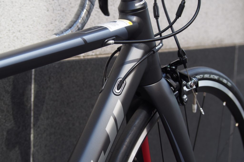 BLOG 軽量アルミフレーム採用のロードバイクがアウトレット!!【 FUJI