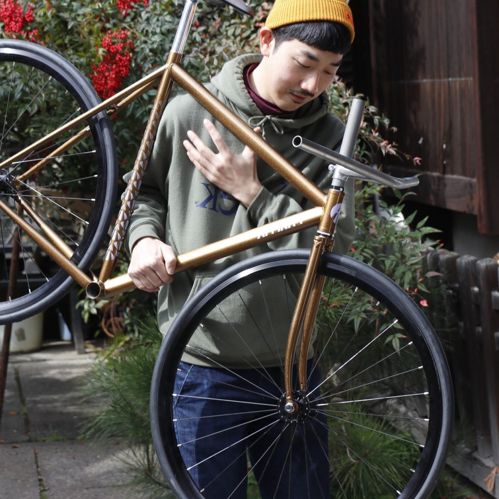 BLOG 前下がりの戦闘的スタイルでお馴染み、生粋のストリート