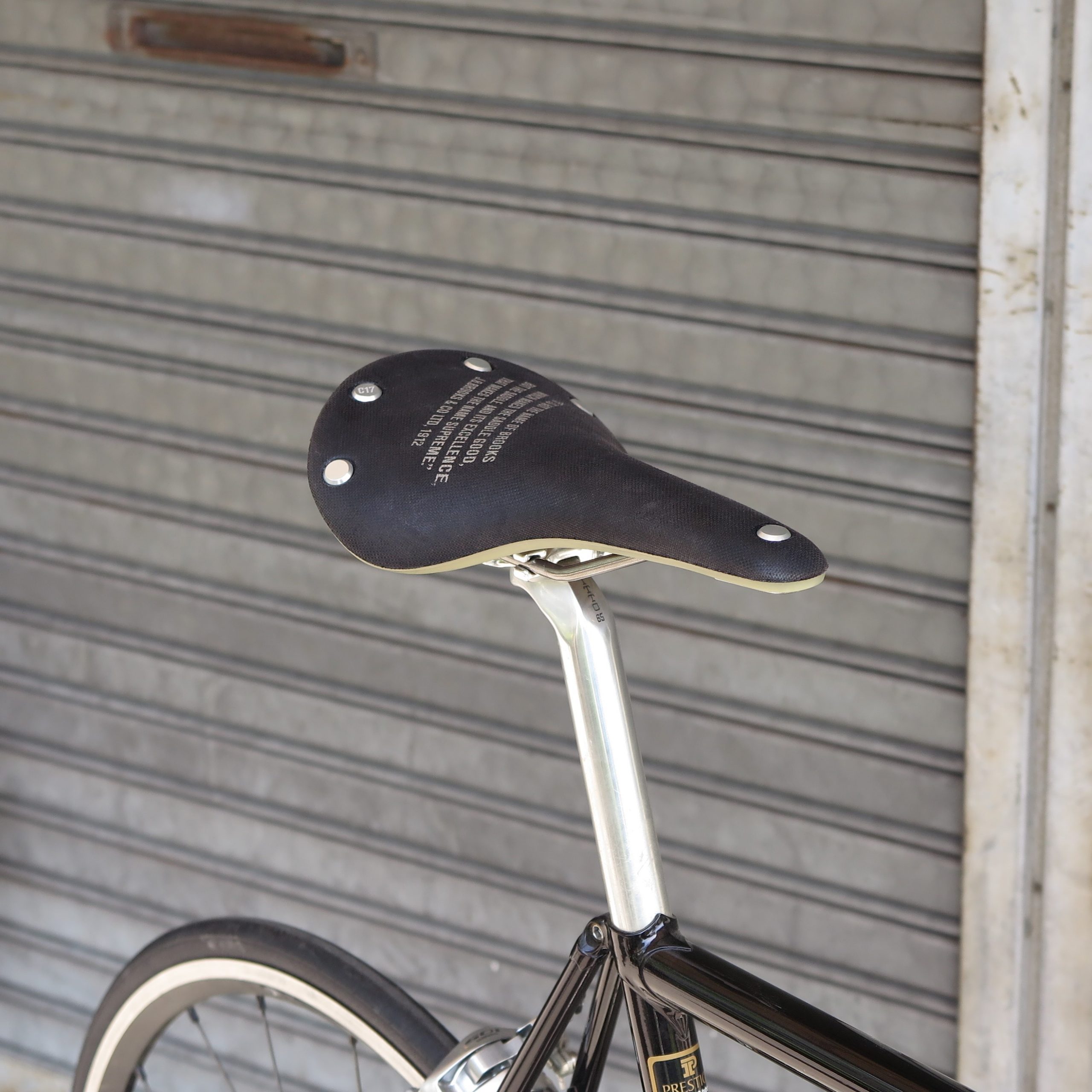 BLOG このブートレッグ感がたまらない！【Brooks/ブルックス