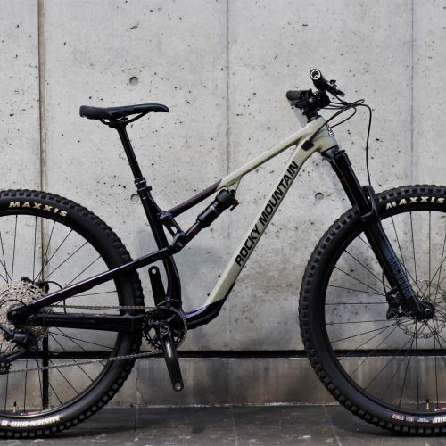 BLOG 《中古車入荷情報》モダンジオメトリのフルサストレイルMTB【USED