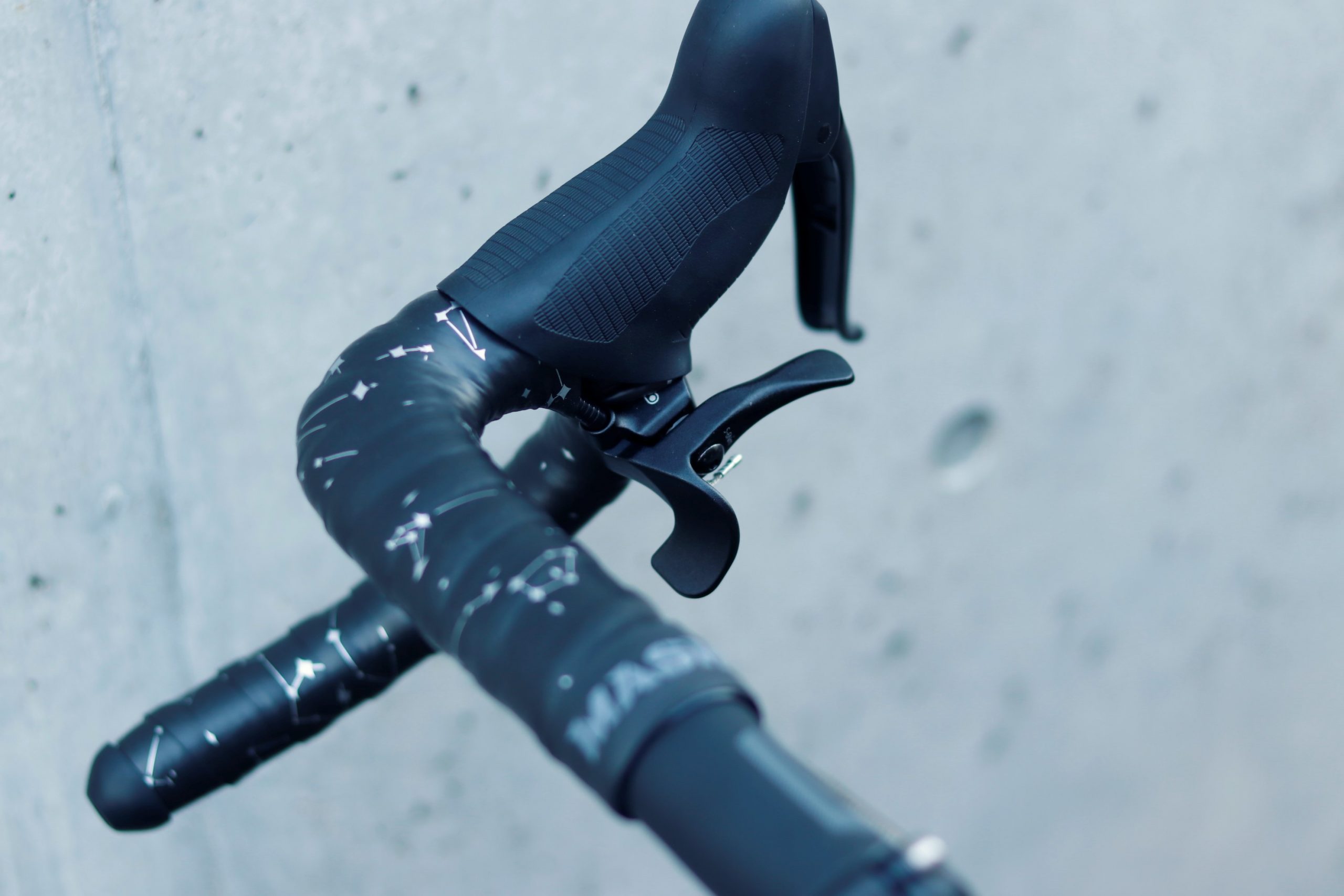 BLOG ENVEのカーボン技術は軽さや強度だけじゃない！しなやかさから