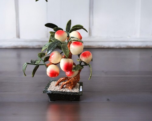 桃の置物：中国の伝説が宿る、魔除けと長寿を招く縁起物 商品詳細