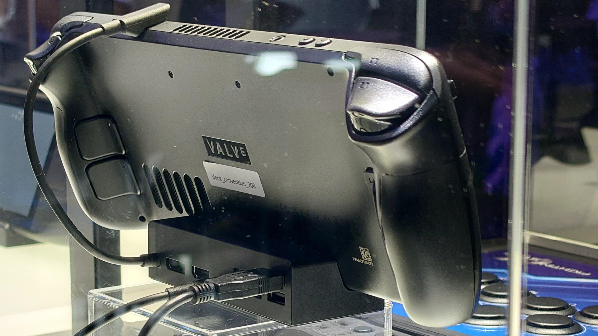 Valve-Steam-Deck-dock-official