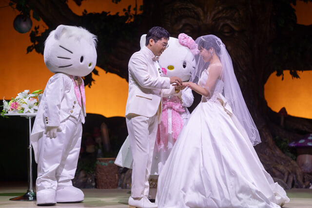 ハローキティが祝福する「ピューロランドウエディング」｜Produced by