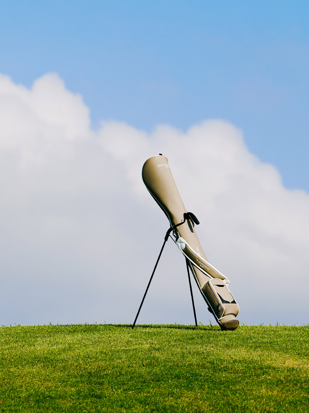 PELLE MORBIDA GOLFからセルフスタンドクラブケースが発売開始