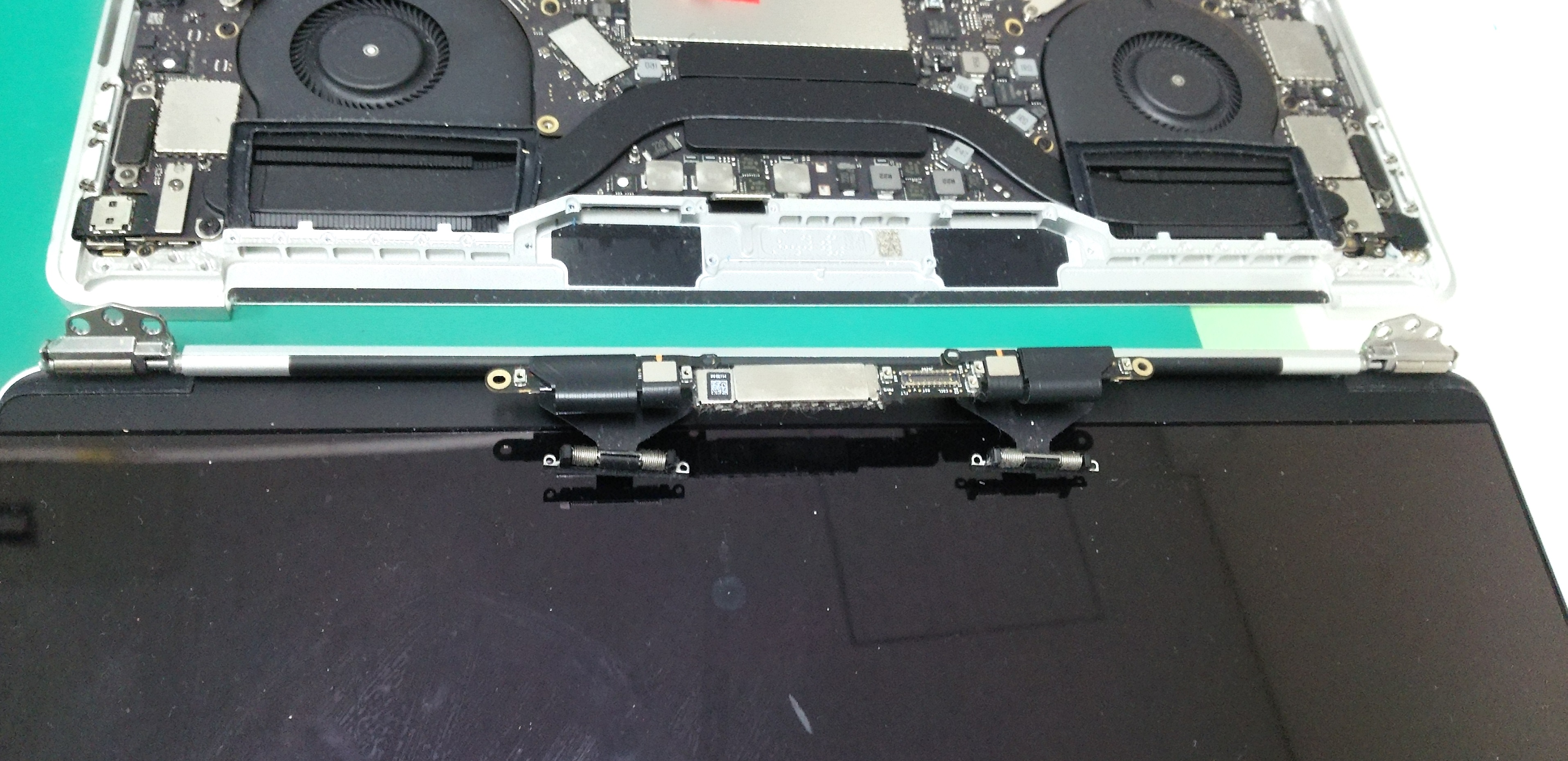 Mac Book Pro 13-inch 2017 A1706 液晶に縦線 | 【PC Fixs】パソコン