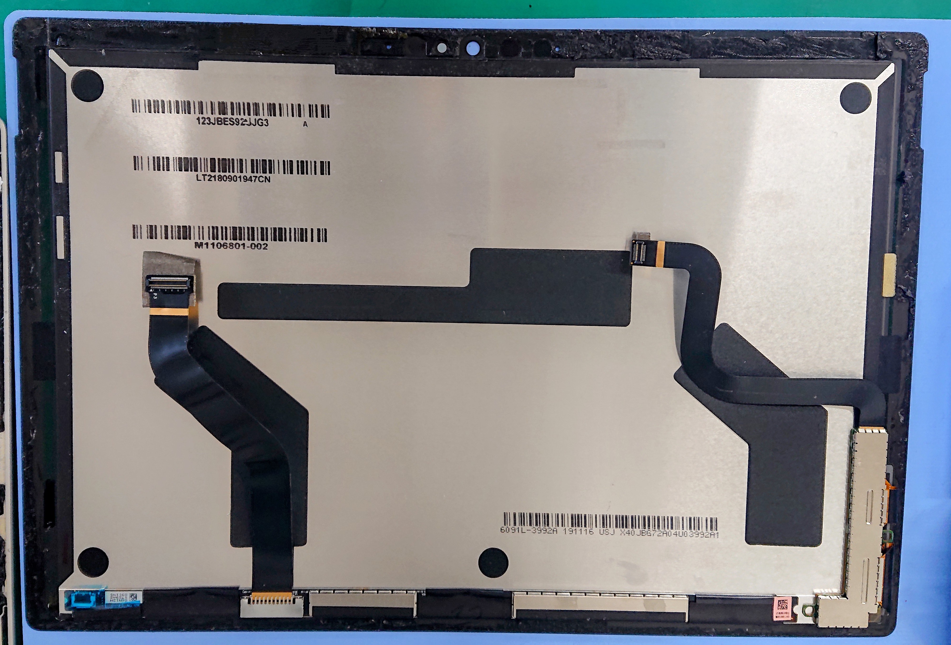 Microsoft Surface Pro 7】画面に線が入る・乱れる・液晶画面割れの