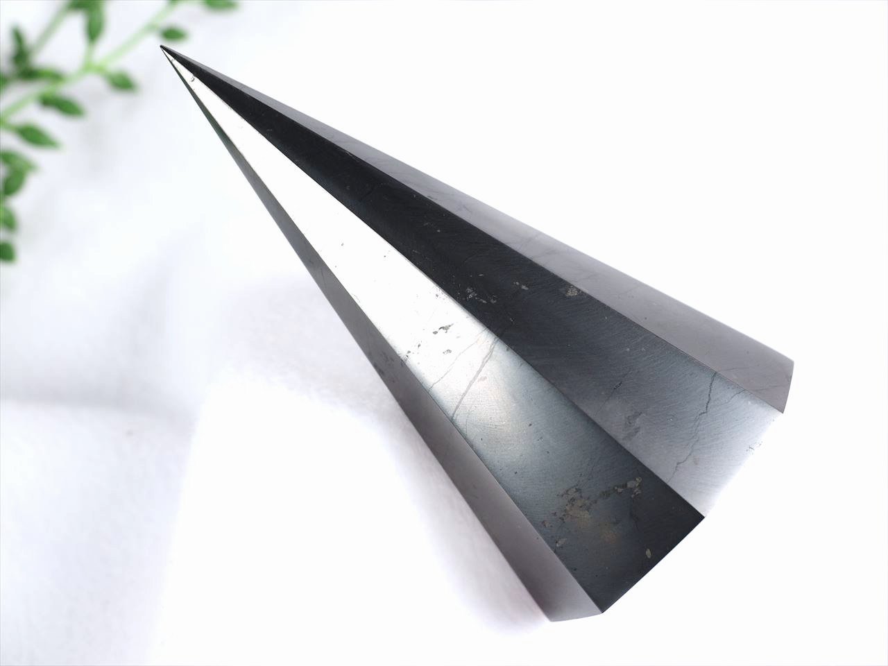 ◇産地直送!!◇鋭い八角錐◇20億年前に形成された奇跡の癒しの石◇地球