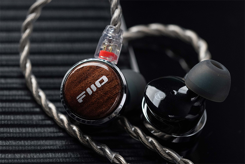 FIIO、新コンセプトの平面磁界型ドライバー搭載イヤホン「FP3