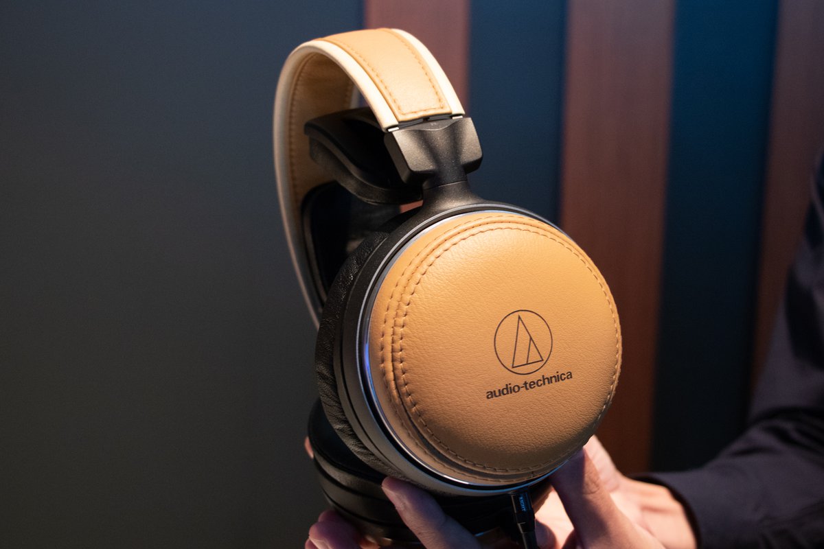 オーディオテクニカ、世界限定500台のシカモア材＋レザーハウジング