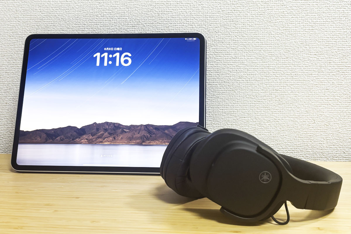 ヤマハのワイヤレスヘッドホン「YH-L500A」とタブレットなら家でも移動