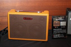 FENDER、ツイード仕様ギターアンプのデザインを踏襲したBluetooth