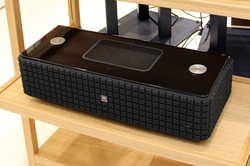 ハーマン、JBLの一体型多機能スピーカー“Authentics”「L16」「L8