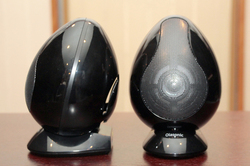 オラソニック、過去モデルを“いいとこ取り”したタマゴ型テレビ