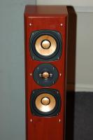 ビクター、“ウッドコーンスピーカー”第3弾はスリムなトールボーイ