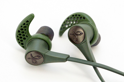良い音と装着感はスポーツが鍛えた。 Jaybird「X3 Wireless」を聴き