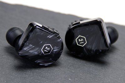 すべて高次元な “プレミアム” ノイキャン完全ワイヤレス