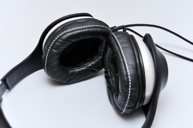 画像3 - デノン“MUSIC MANIAC”シリーズ ー ヘッドホン「AH-D7100」「AH