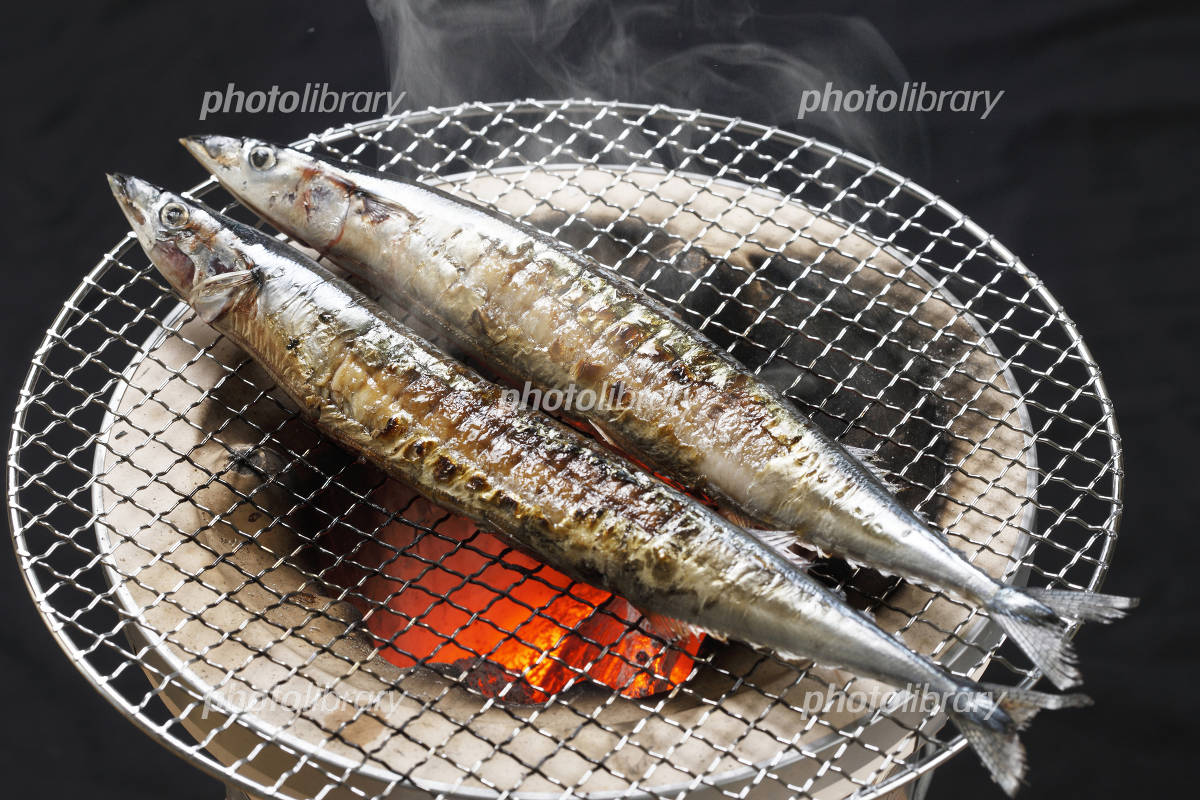 サンマの網焼き 写真素材 [562998] - フォトライブラリー