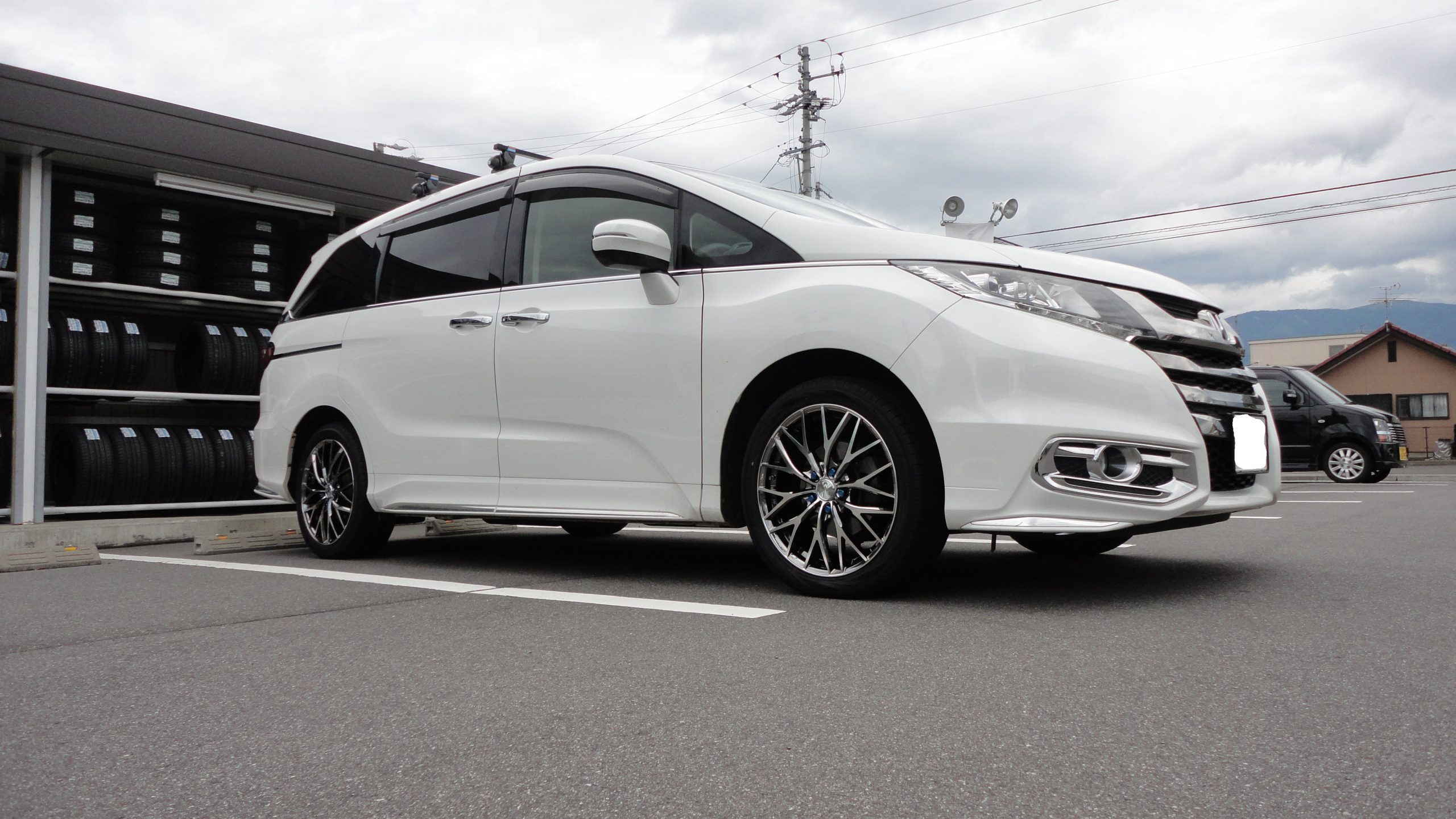 HONDA オデッセイ | タイヤはピットイン