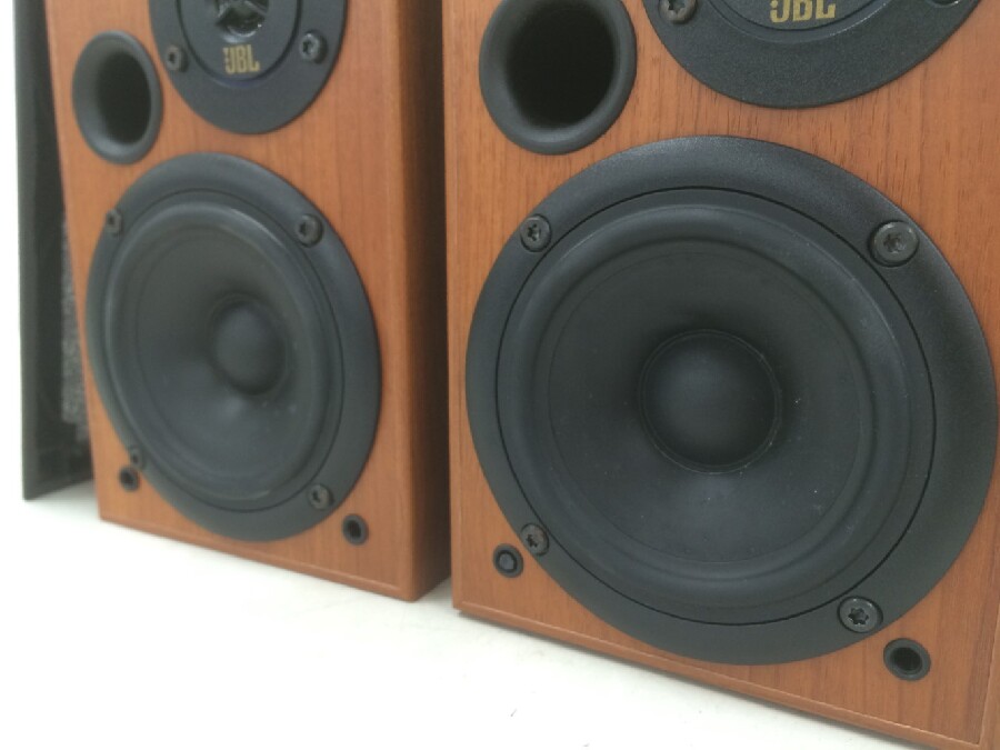 JBL (ｼﾞｪｰﾋﾞｰｴﾙ) SCS-175 SAT ｻﾃﾗｲﾄｽﾋﾟｰｶｰ 入荷しました！！｜2024年02