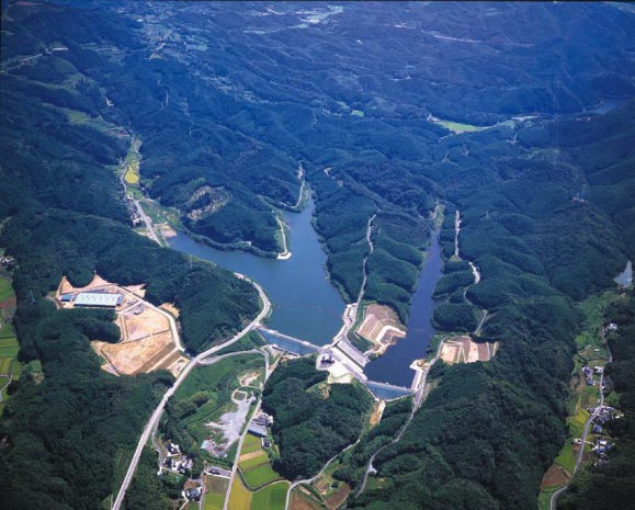 狩立・日ノ峯ダム（平成14年2月竣工）Karitate Hinomine Dam / 佐賀県