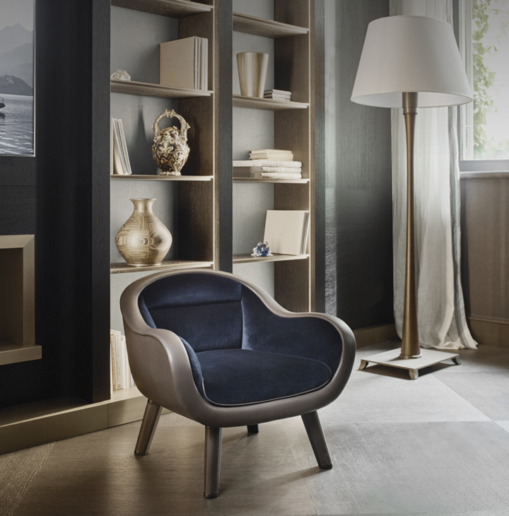 Vittoria: Beechwood Armchair in Fabric or Leather | Promemoria