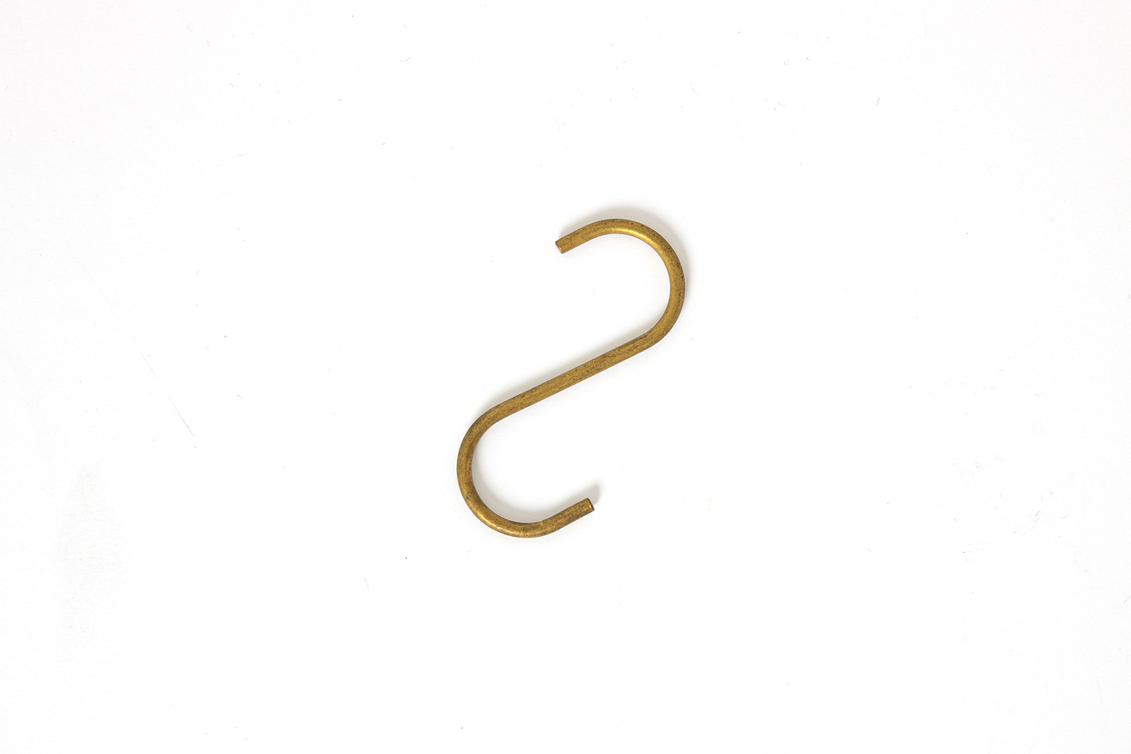 S字フック 真鍮 | PS-HB011-02-G141 | フック | パーツ・ハードウェア