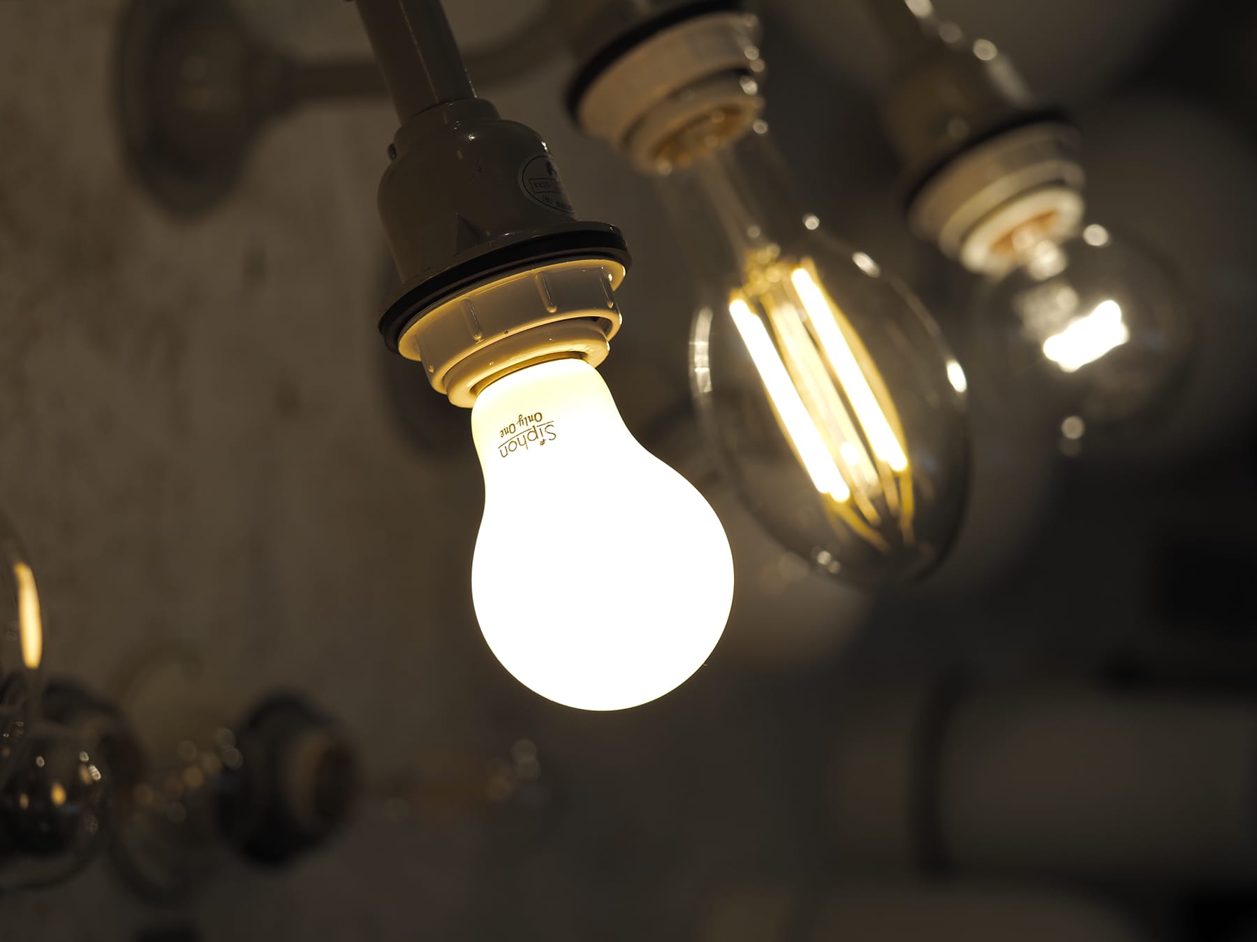 フロストLED電球 φ60(E26)40W相当 スノー 2700K電球色 | LT-BB008-04