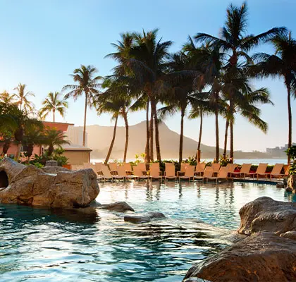 プール＆ビーチ | ハワイ・ワイキキのホテル - ロイヤルハワイアン