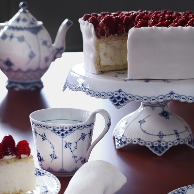 ブルーフルーテッド ハーフレース ケーキスタンド|ロイヤル