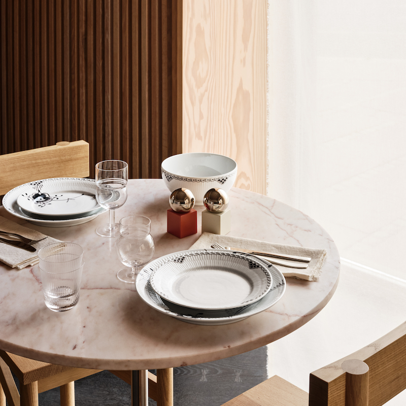 ブラック レース プレート 27cm|ロイヤル コペンハーゲン 公式