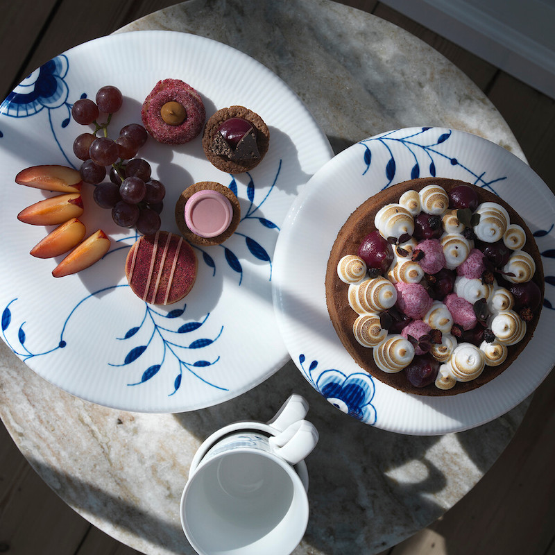 ブルーフルーテッド メガ ケーキディッシュ 足つき|ロイヤル