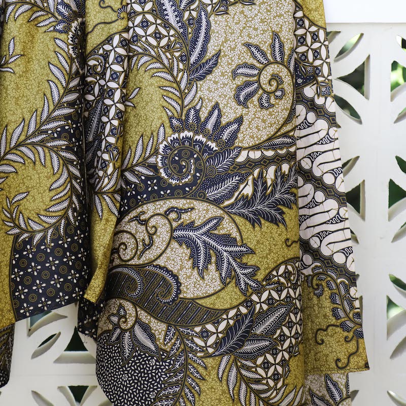 バティック（ジャワ更紗・プリント・綿100%） (NRA941-16) Rosily