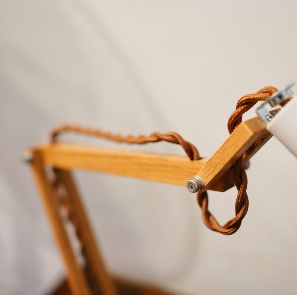 チクニ / chikuni 丸台座照明 デスクライト 壁掛け照明 テーブルランプ