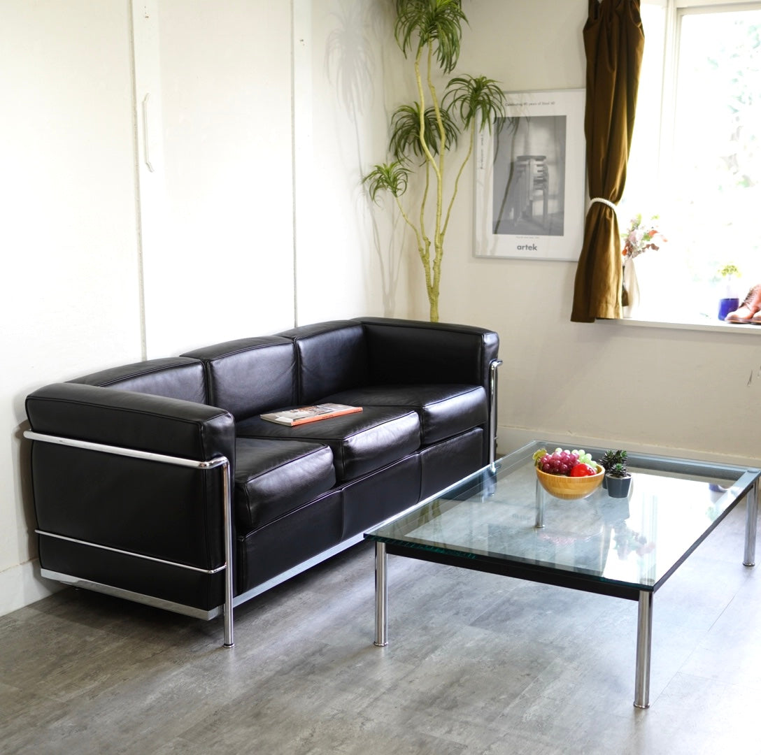 カッシーナ Cassina LC2 3人掛けソファ ブラック ル・コルビュジェ 本