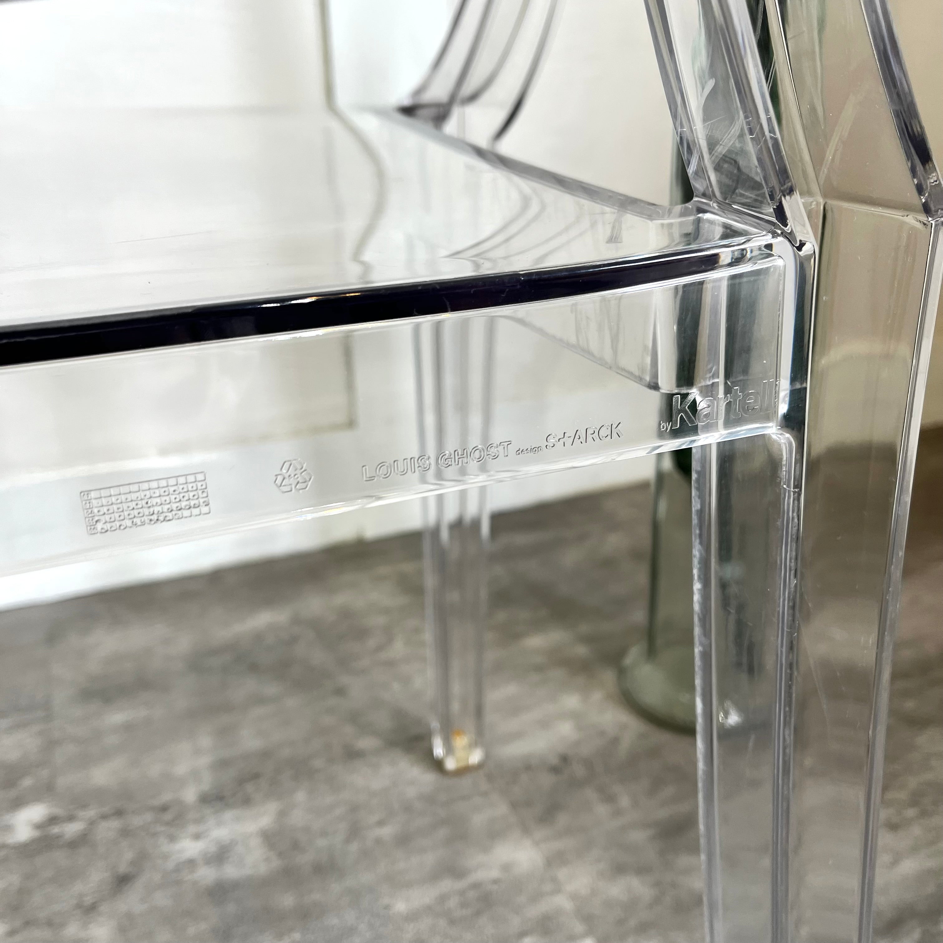 kartell LOUIS GHOST 透明アクリルダイニングチェア ルイゴースト