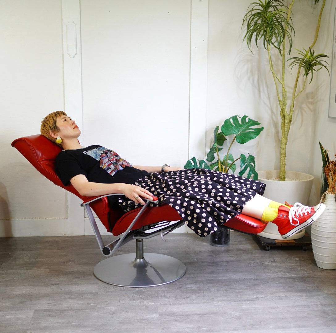 ケベ / KEBE リクライニングチェア フットレスト付 赤 デンマーク 北欧