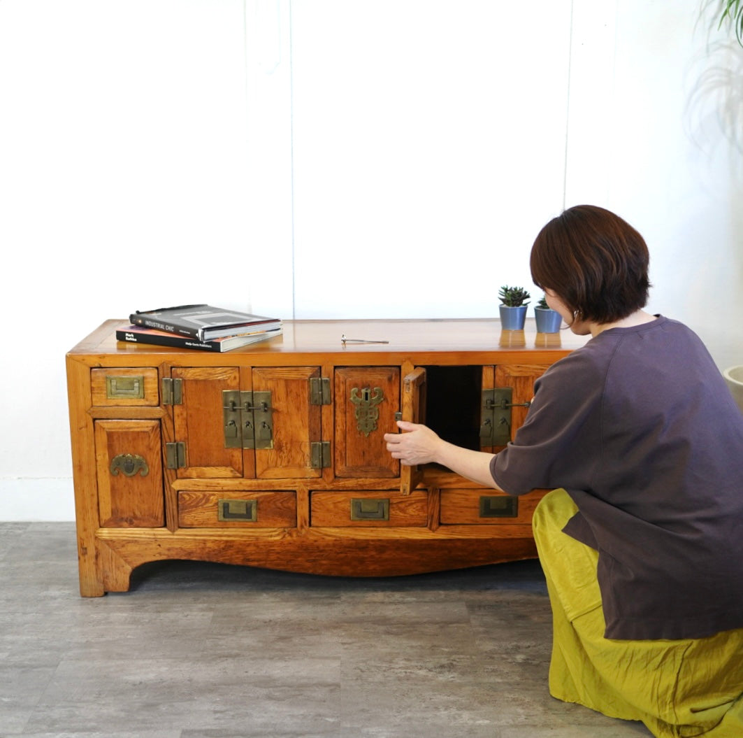 李朝風飾り棚 アンティークサイドボード ローボード キャビネット 中古