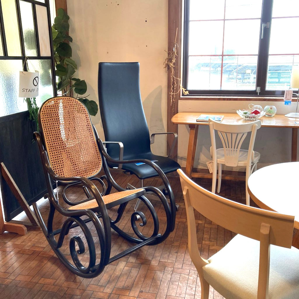 トーネット / THONET ベントウッドロッキングチェア #7028 曲木 中古