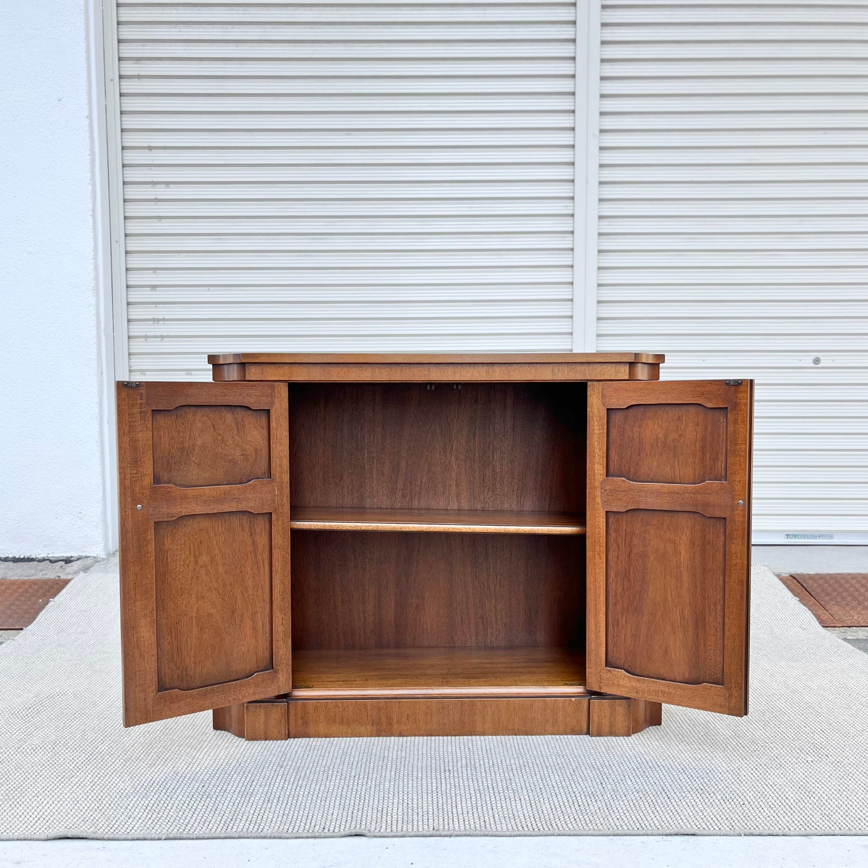 ドレクセルヘリテイジ / DREXEL HERITAGE Triune コンソール