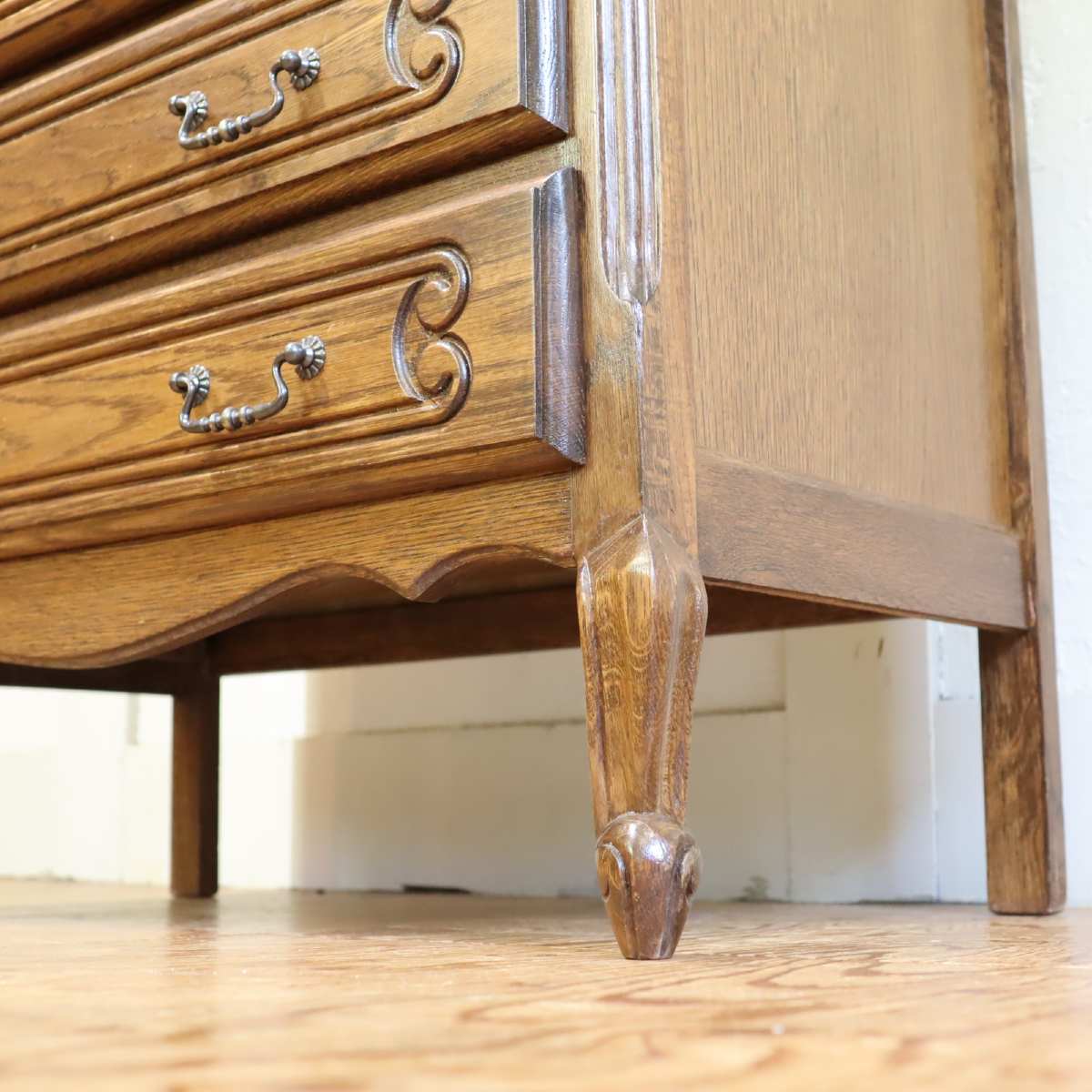 三越 ブルージュ / Brugge ルーマニア製 クラシックチェスト 箪笥