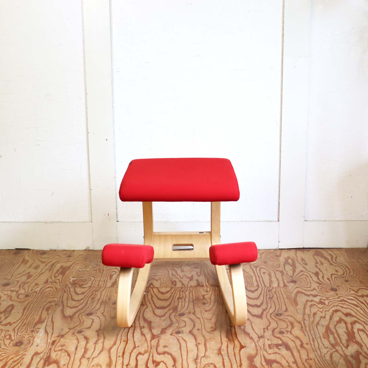 ヴァリエール / VARIER バリアブル / VARIABLE バランスチェア 赤