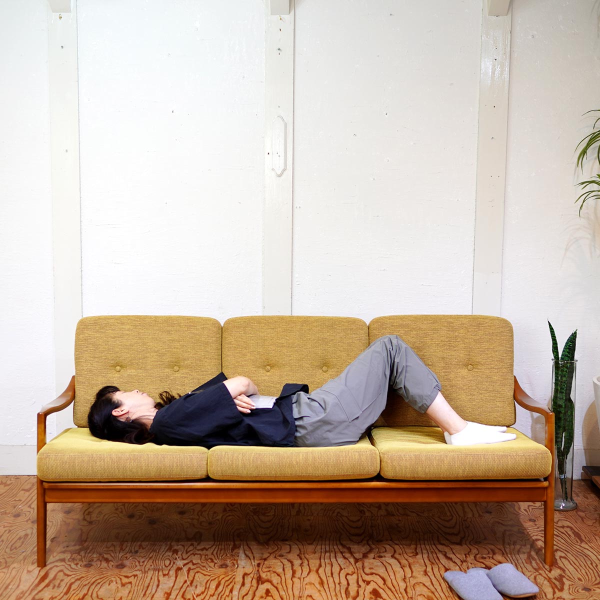 カリモク60 フレームチェア 3シーター 3Pソファ マスタードイエロー