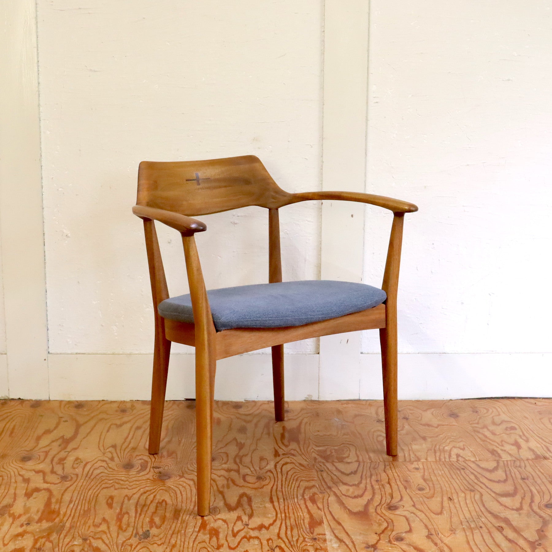 eddaarmchair-1.jpg?crop=center