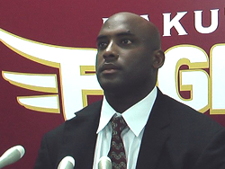 フェルナンド・セギノール選手 入団会見 - 東北楽天ゴールデンイーグルス