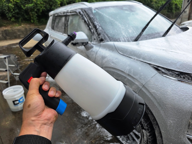 電動&手動両用フォームガン】iK e FOAM PRO 2 でラクして濃密泡洗車を