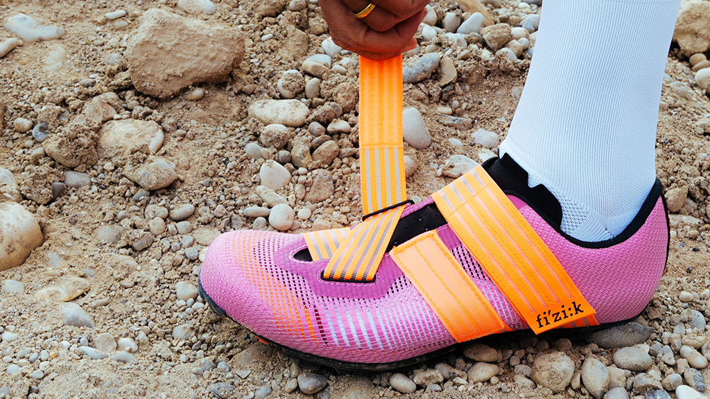 フィジーク：限定製品】呼吸する通気性。VENTO POWERSTRAP AEROWEAVE X