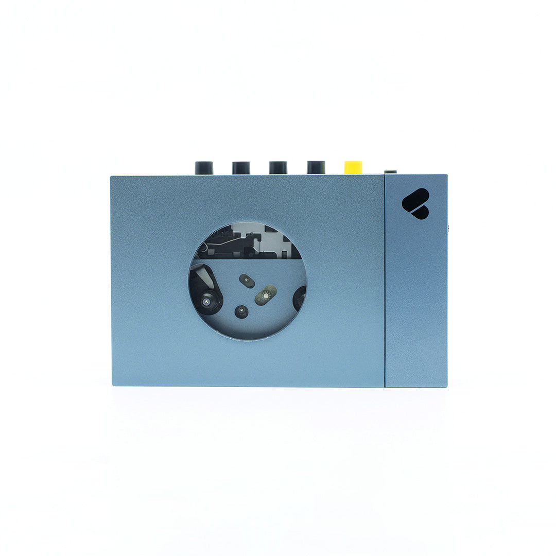 青いカセット プレーヤー WE-001 • KURT