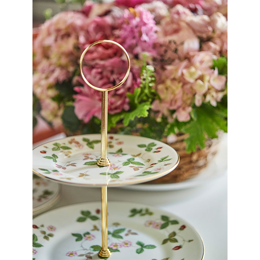 ワイルド ストロベリー 2段ケーキスタンド|WEDGWOOD公式オンラインストア